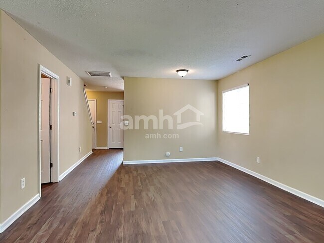 Building Photo - 836 Stockport Way