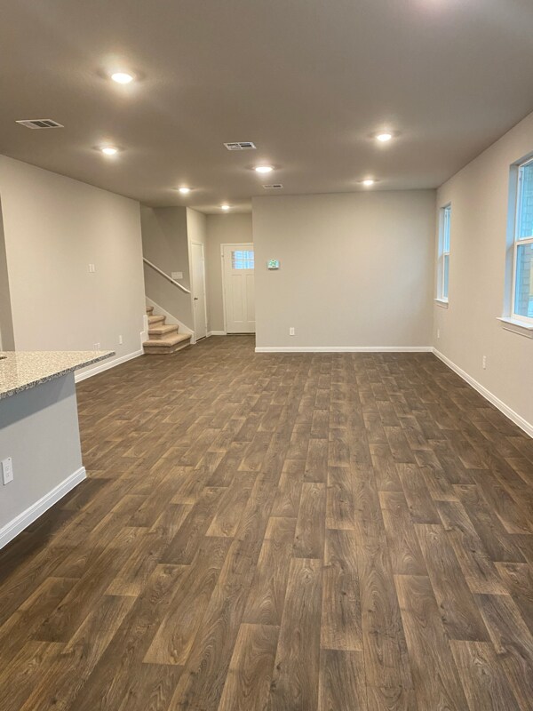 Building Photo - 232 Solitude Dr