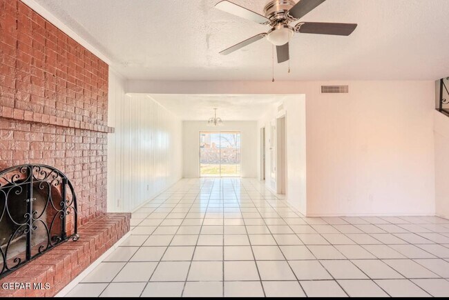 Building Photo - 226 Moon River St