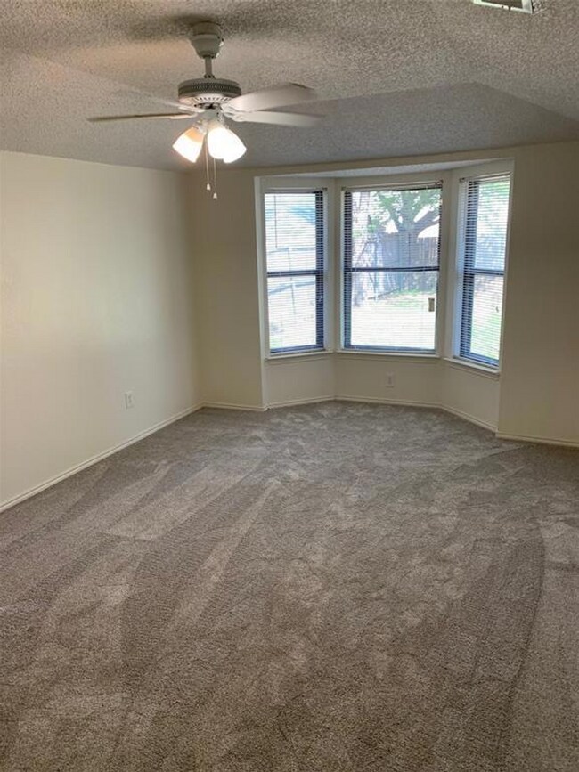 Building Photo - 7304 Meadowbrook Dr