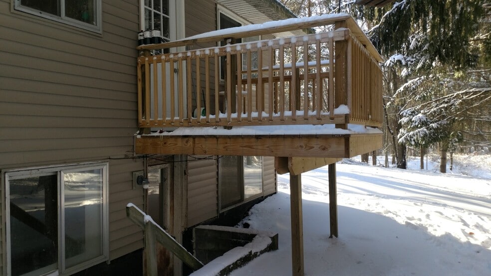 deck with stair to back yard - 120 Sapsucker Woods Road