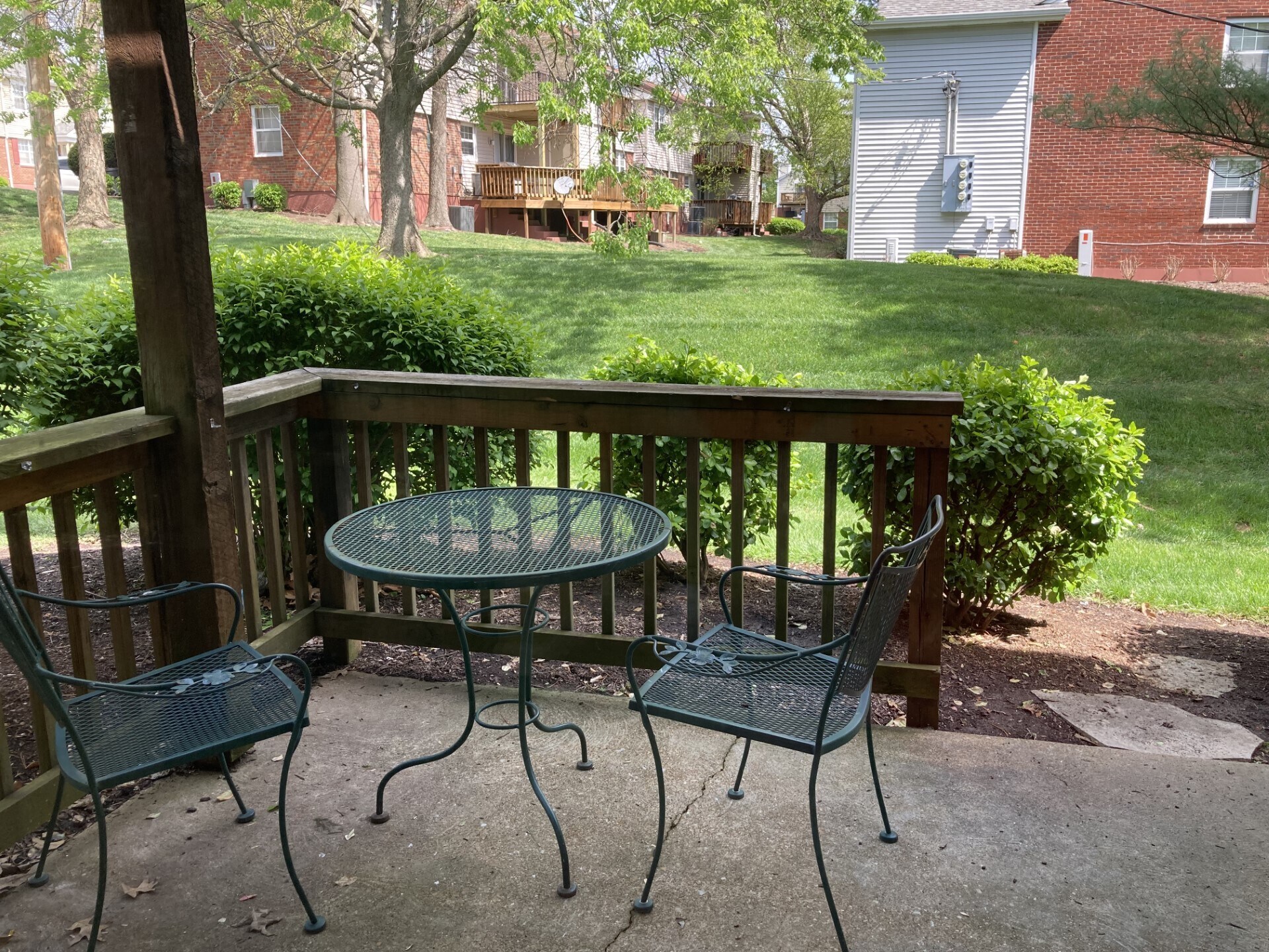 Patio Set - 1618 Thrush Ter