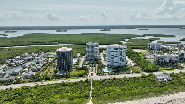 Building Photo - 5049 N Hwy A1A