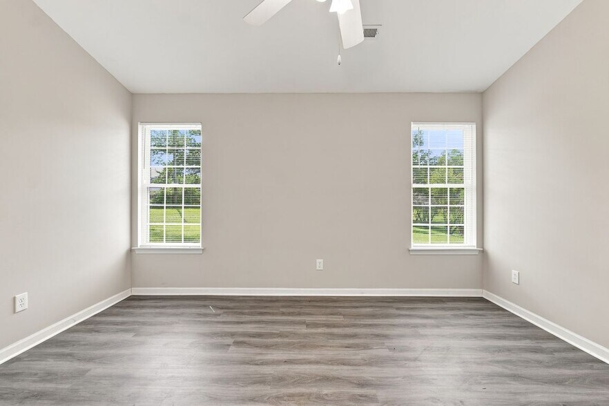Building Photo - 3 Franklinwood Dr