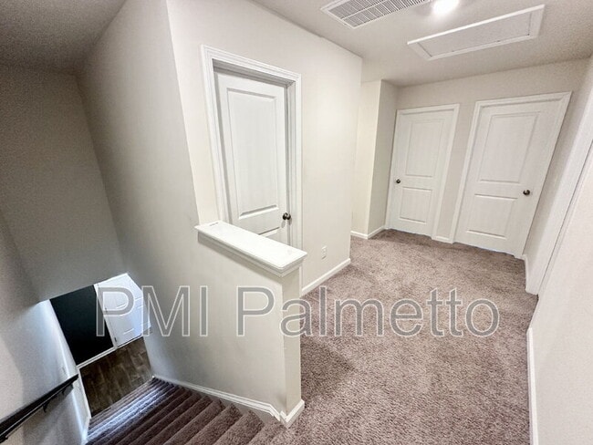 Building Photo - 335 Chetsley Dr