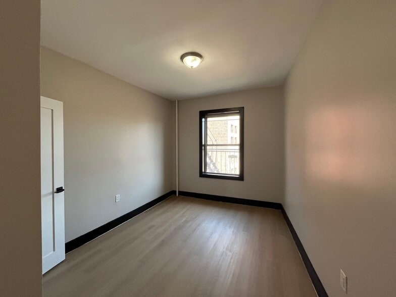 Building Photo - 104 Belmont Ave