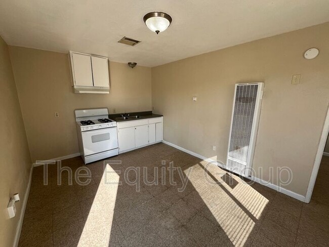 Building Photo - 9310 Rd 236