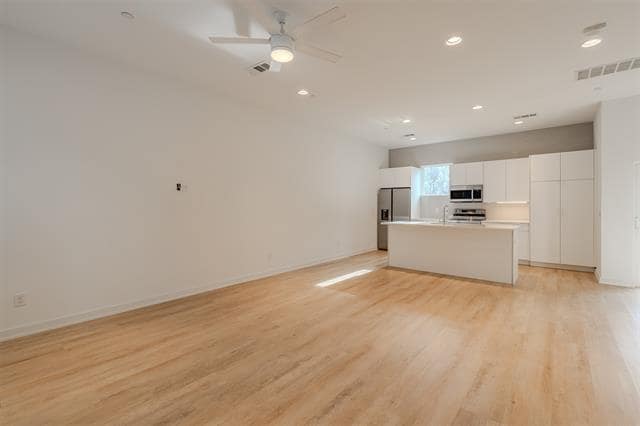 Building Photo - 6012 Hudson St