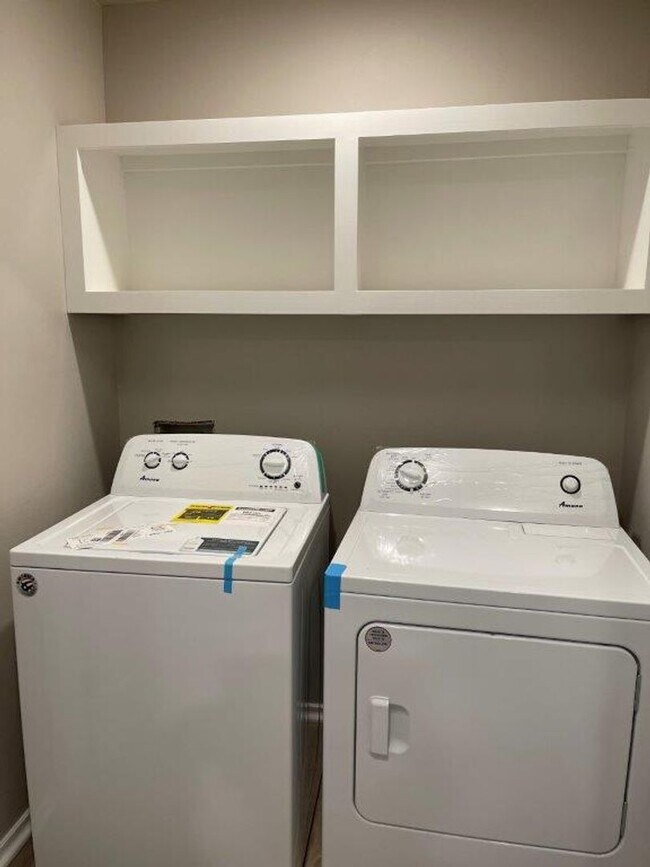 Building Photo - 3 bed 2 bath town home in Putnam City Scho...