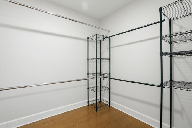 Building Photo - 5 Fairlawn Ct
