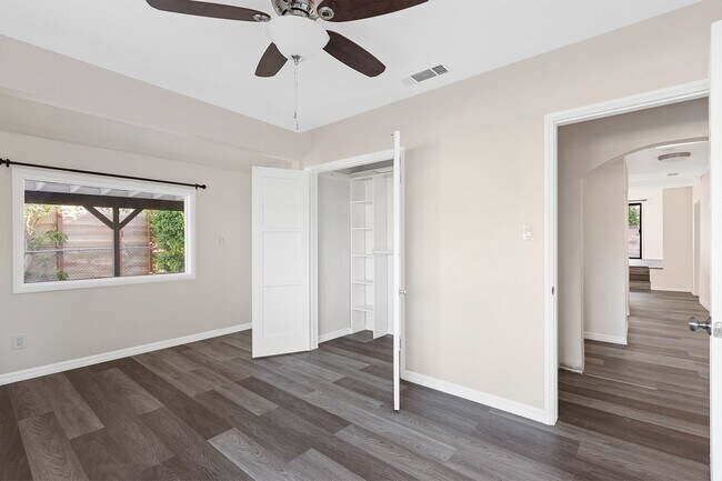 Building Photo - Gorgeous 4-Bedroom Pool Home South of the ...