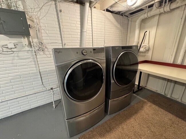 Building Photo - 4 bedroom 2 bath home in Port Byron