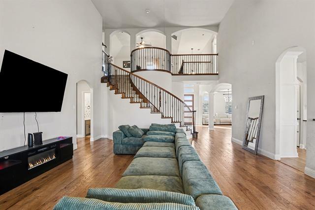 Building Photo - 6116 Cooper Crk St