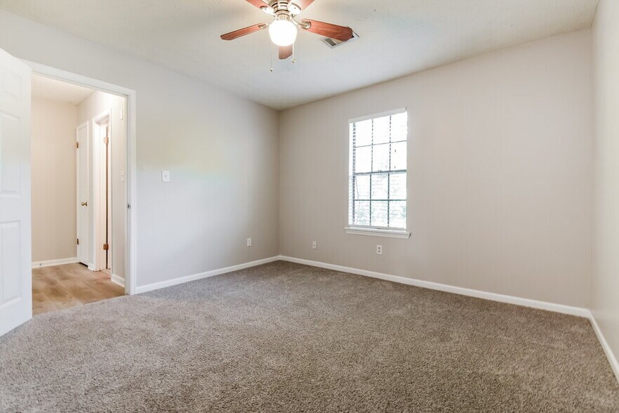 Building Photo - 4346 Crestridge Ln