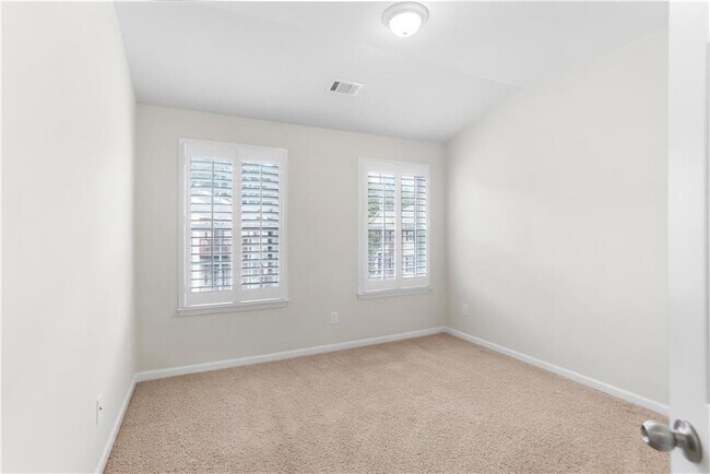 Building Photo - 4239 Laurel Creek Ct SE