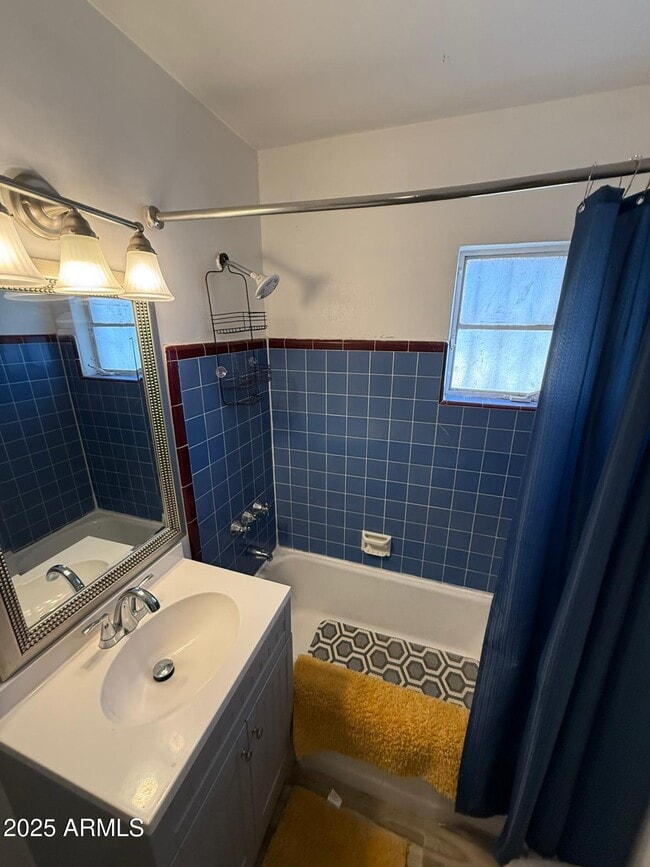 Building Photo - 1224 F Ave