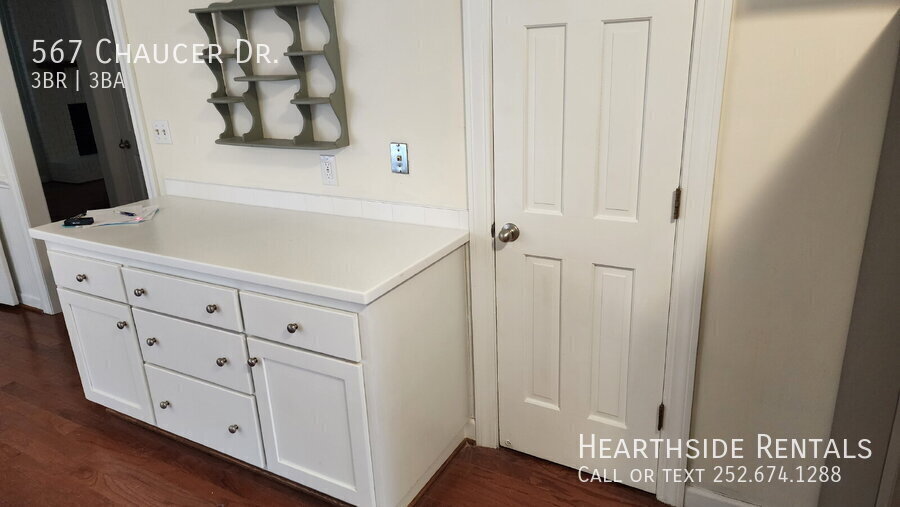 Building Photo - 567 Chaucer Dr