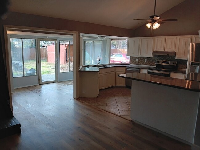 Building Photo - 12929 Pennystone Dr