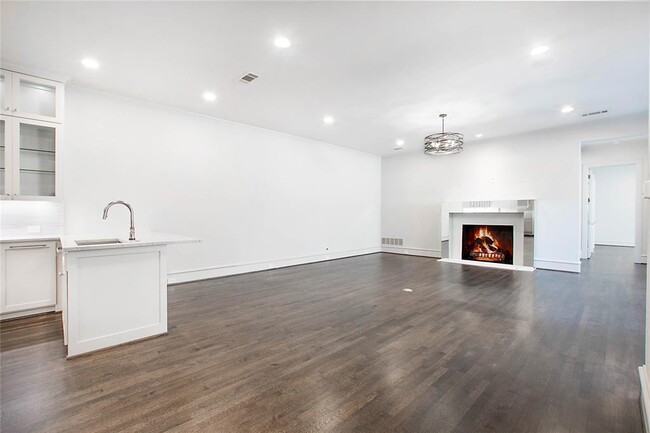 Building Photo - 37 Kennington Ct