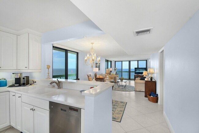 Building Photo - 9940 S Ocean Dr