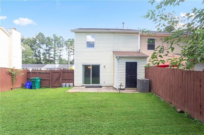 Building Photo - 1441 Springleaf Cir SE