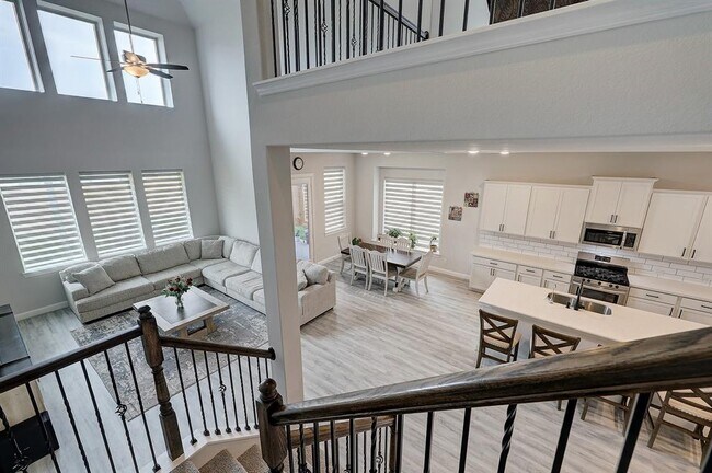 Building Photo - 142 Sunray Creek Dr