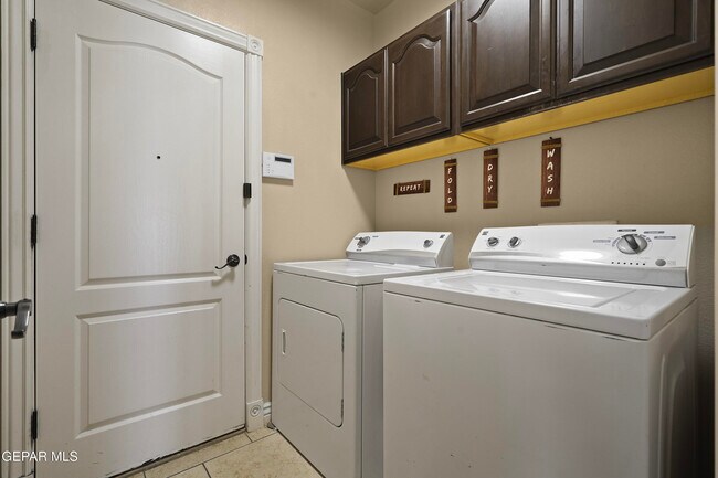 Building Photo - 11409 Pifas Nevarez Pl