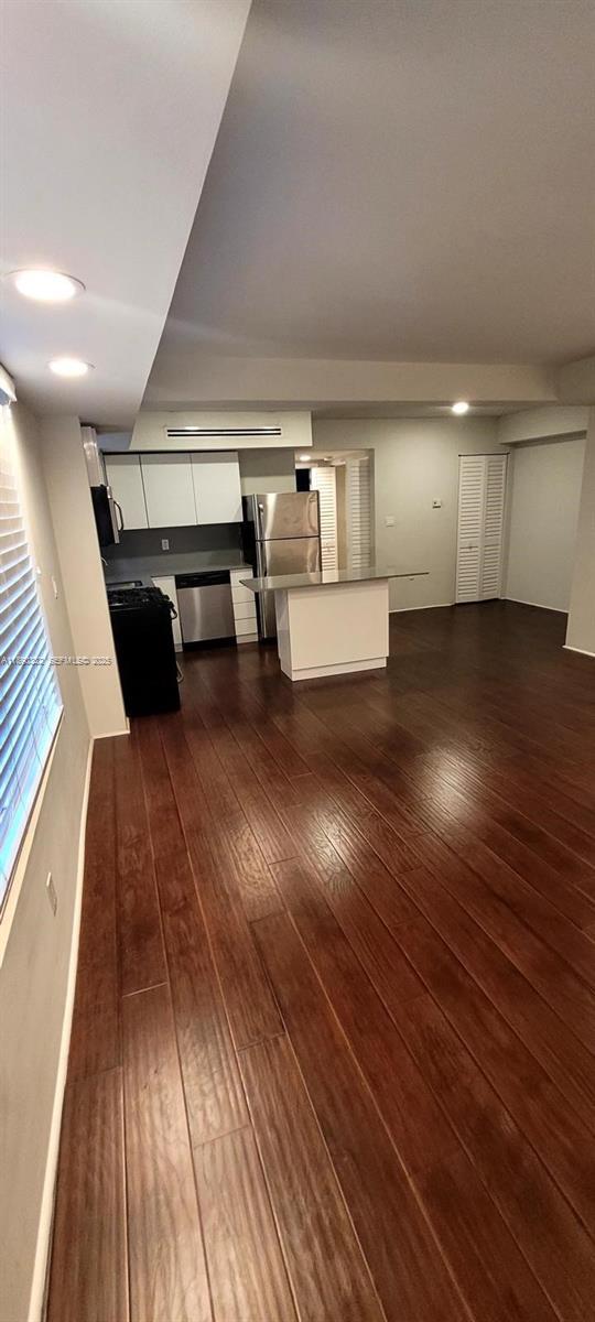 Building Photo - 7333 Dickens Ave