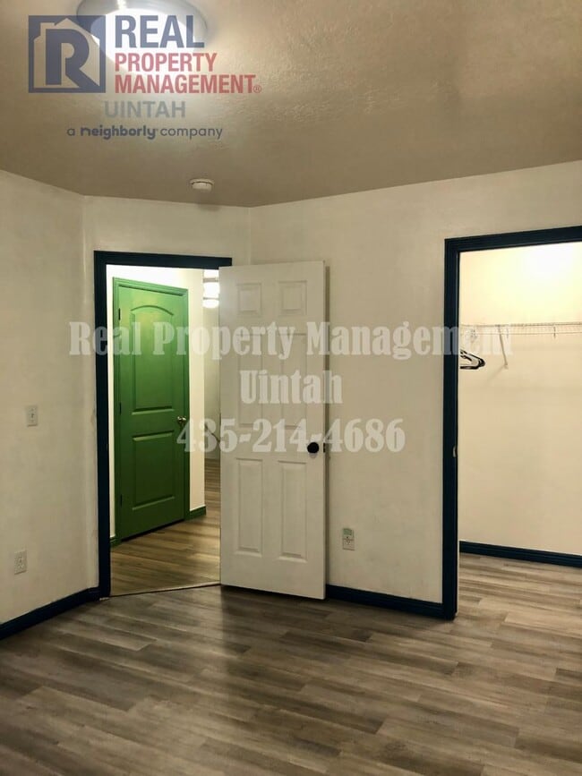 Building Photo - 3 Bed 2.5 Bath Townhome in Split Mountain.