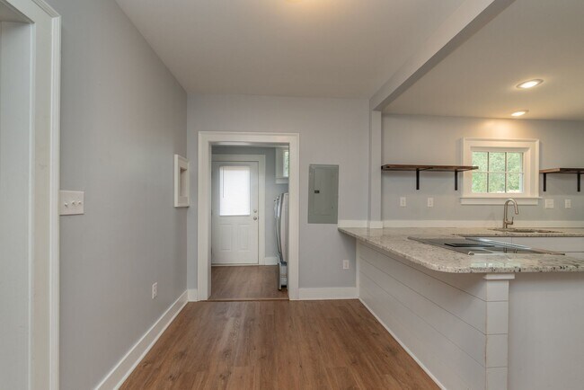 Building Photo - 2056 McDowell St