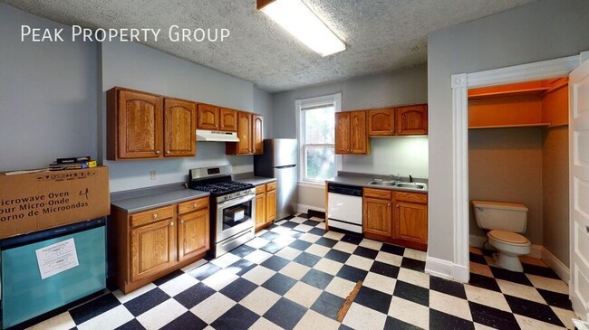 Building Photo - 2544 Vestry Ave