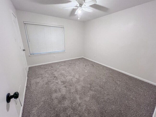 Building Photo - 319 Grand Isle Ln