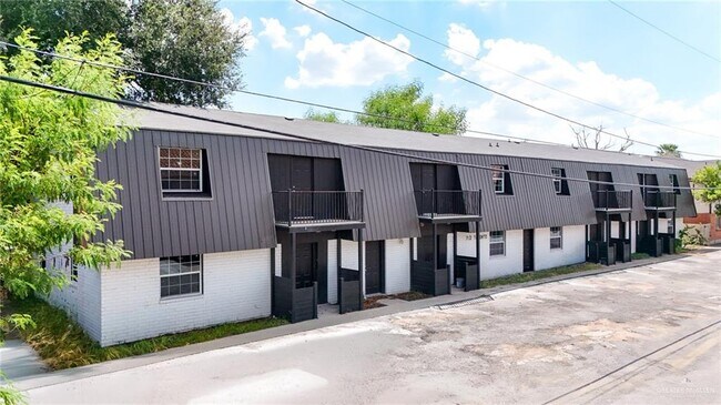 Primary Photo - 712 Toronto Ave