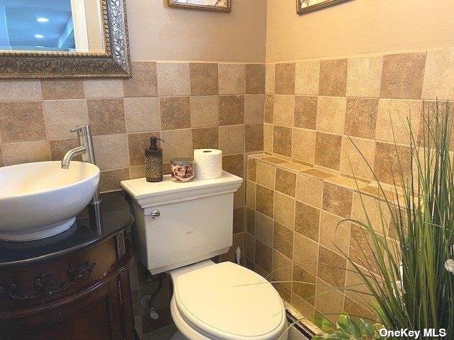 Building Photo - 6 Roberta Ln