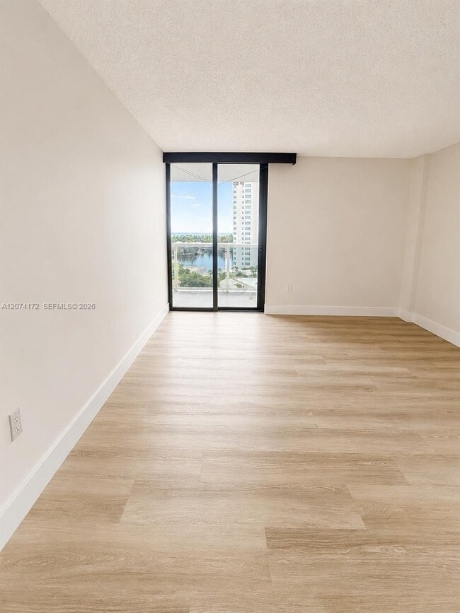 Building Photo - 20505 E Country Club Dr