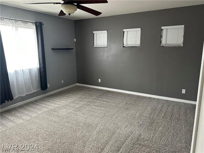 Building Photo - 2805 Alma Lidia Ave