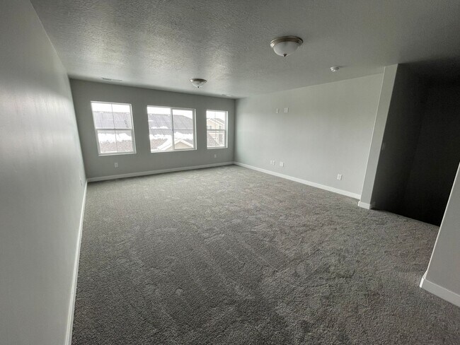 Building Photo - Fantastic GORGEOUS Home!