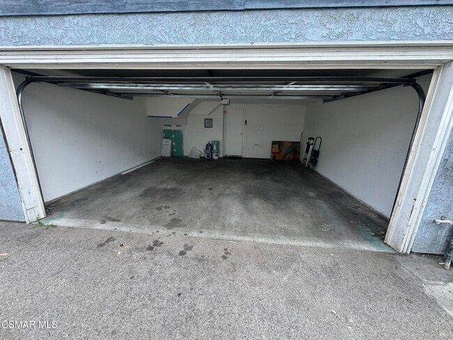 Building Photo - 14520 Plummer St