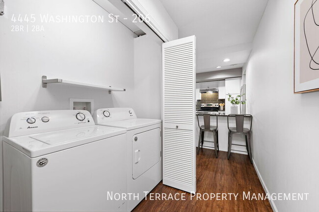 Building Photo - Stylish 2-Bedroom Living at Vernon on Wash...