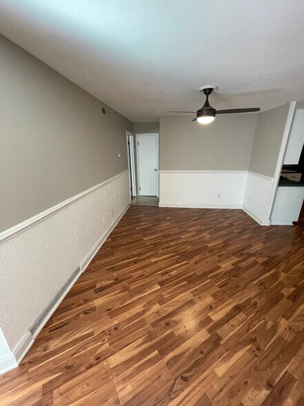 Building Photo - 124 Biruta St