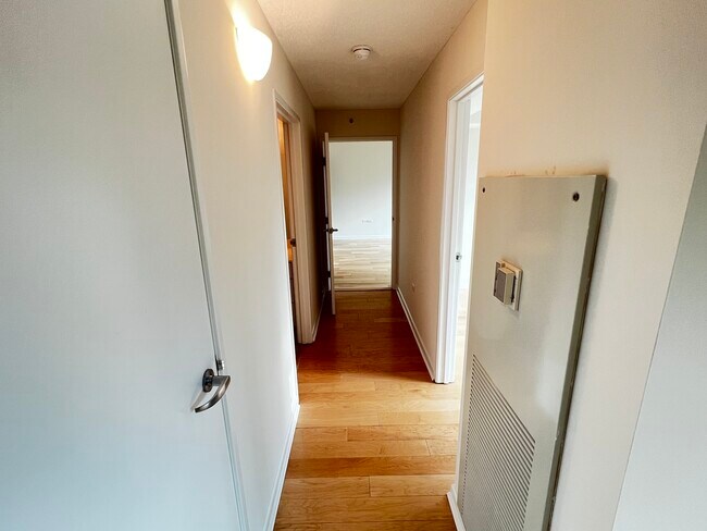 Building Photo - 9655 Woods Dr