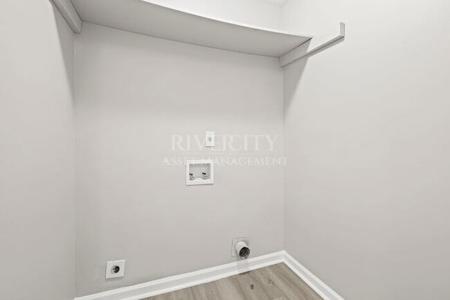 Building Photo - A MUST SEE IN SOUTHEAST MEMPHIS!!!! SECTION 8 WELCOMED !!!!!