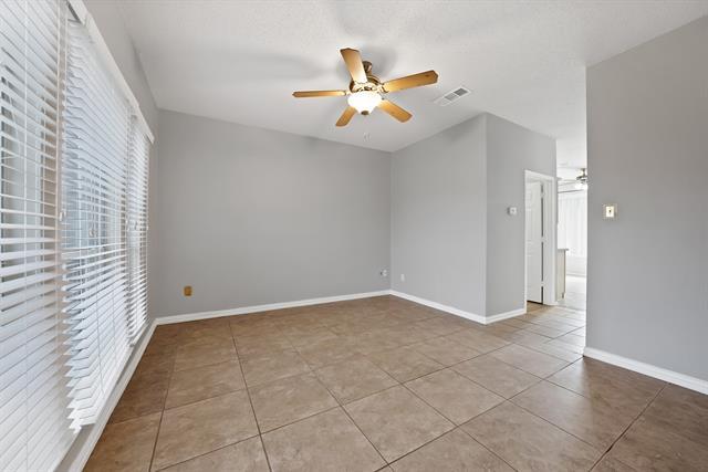 Building Photo - 745 Woodridge Dr