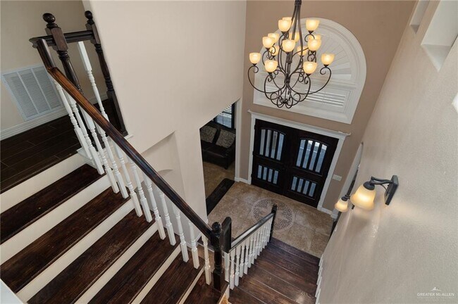 Building Photo - 682 Alto Bonito St