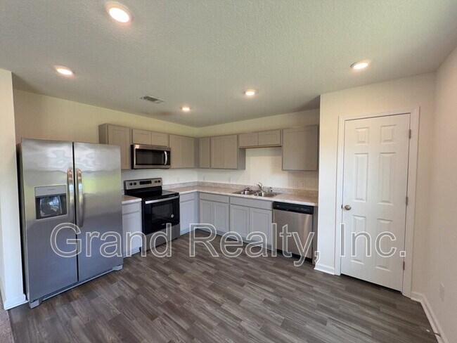 Building Photo - 4316 Jitterbug St