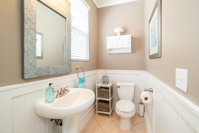 Building Photo - Quiet and Private 3 Bedroom Home in The Cape Community!