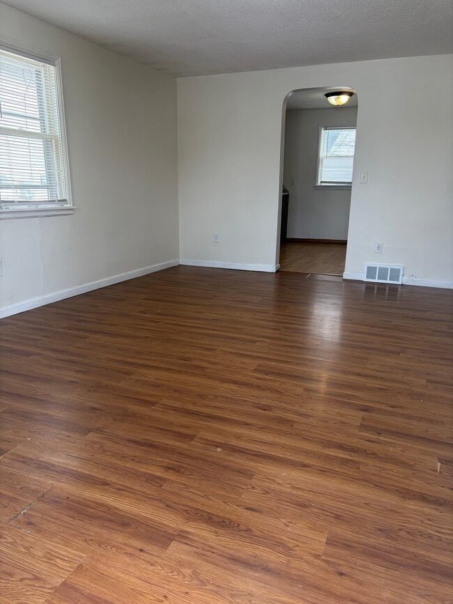 Building Photo - 224 36th Ave N