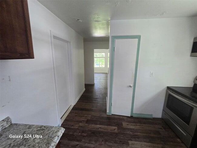 Building Photo - 7306 Earlwood Ave