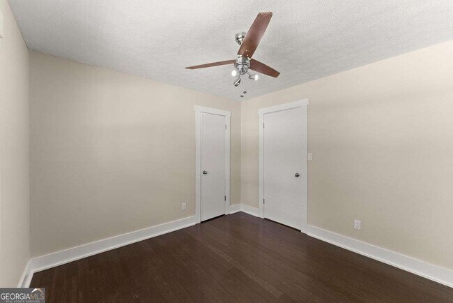 Building Photo - 4035 Thames Dr