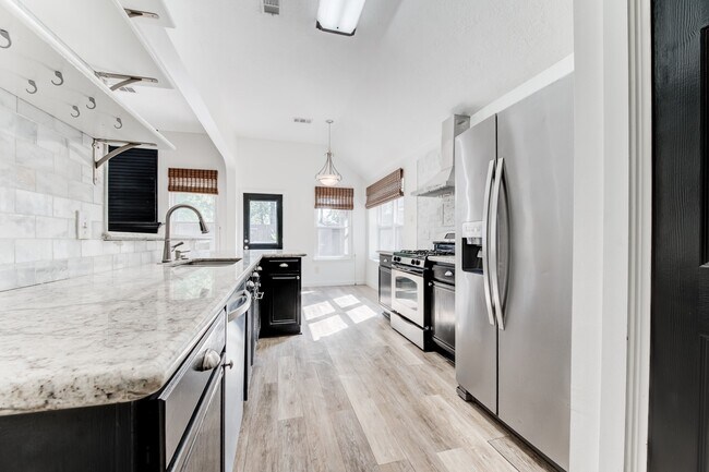 Building Photo - 31302 Baker Lake Dr